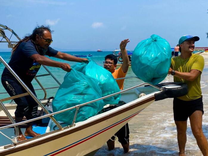 beach cleanup